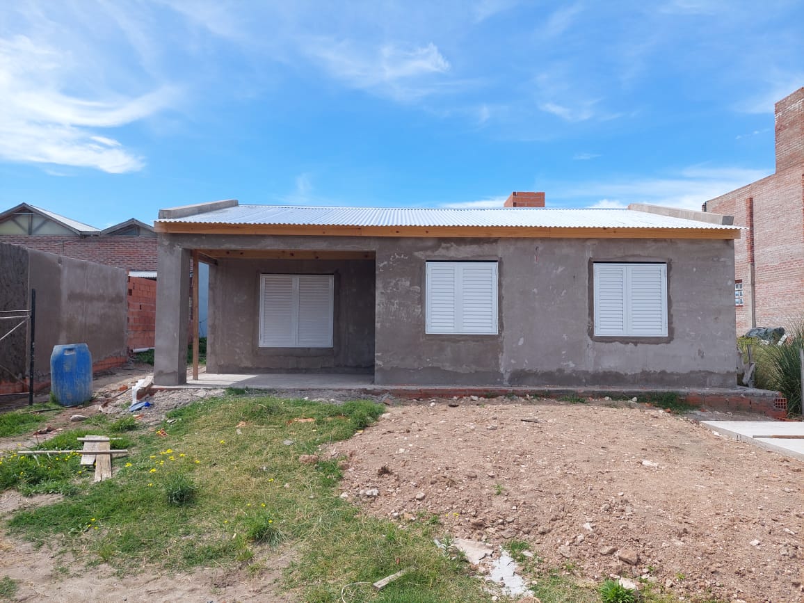 Casa y dos Duplex todo a terminar